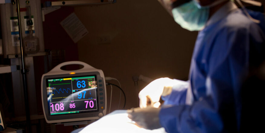 heart monitor in operating room